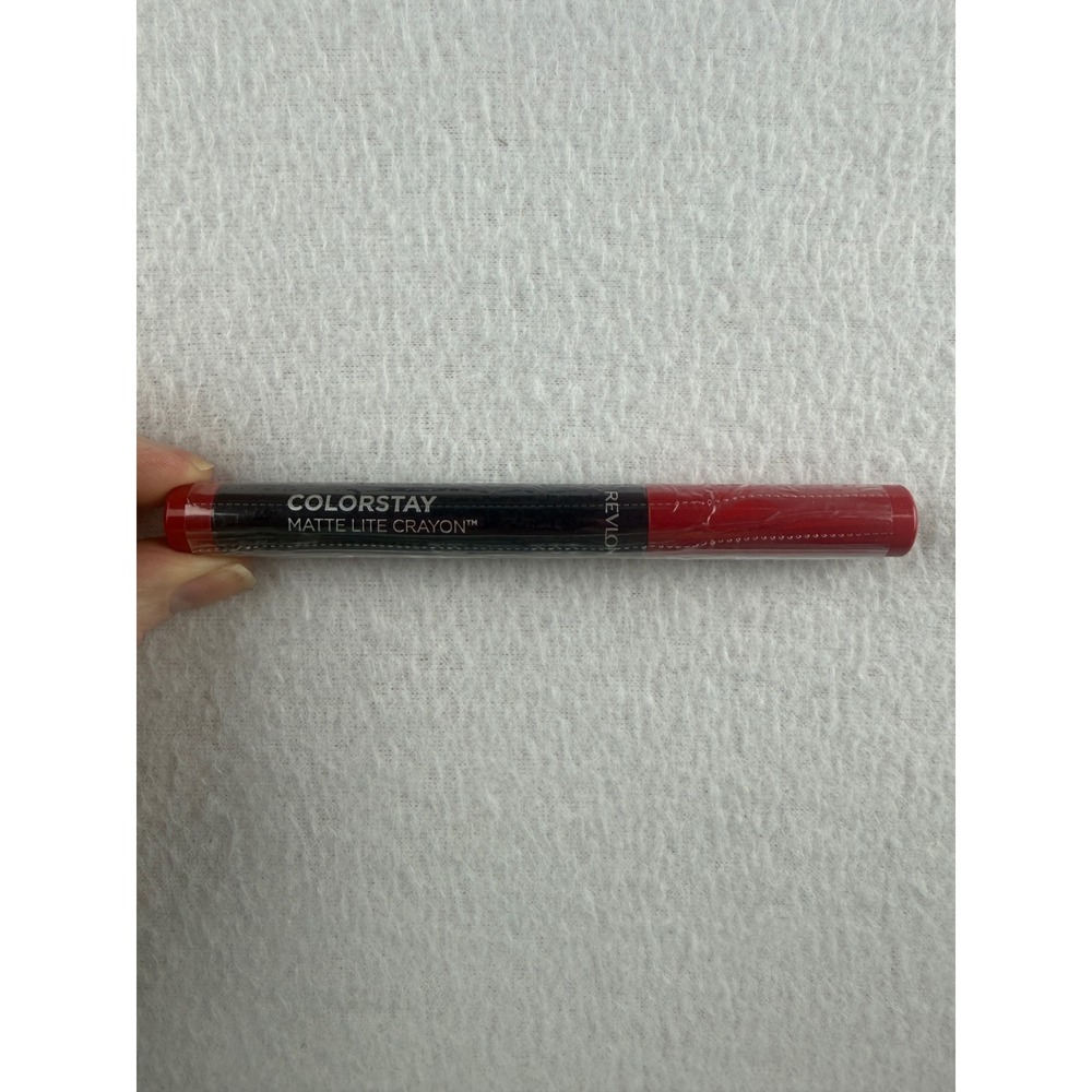 Revlon ColorStay Matte Lite Crayon 009 Ruffled Feathers Pink Red Lip Color New
